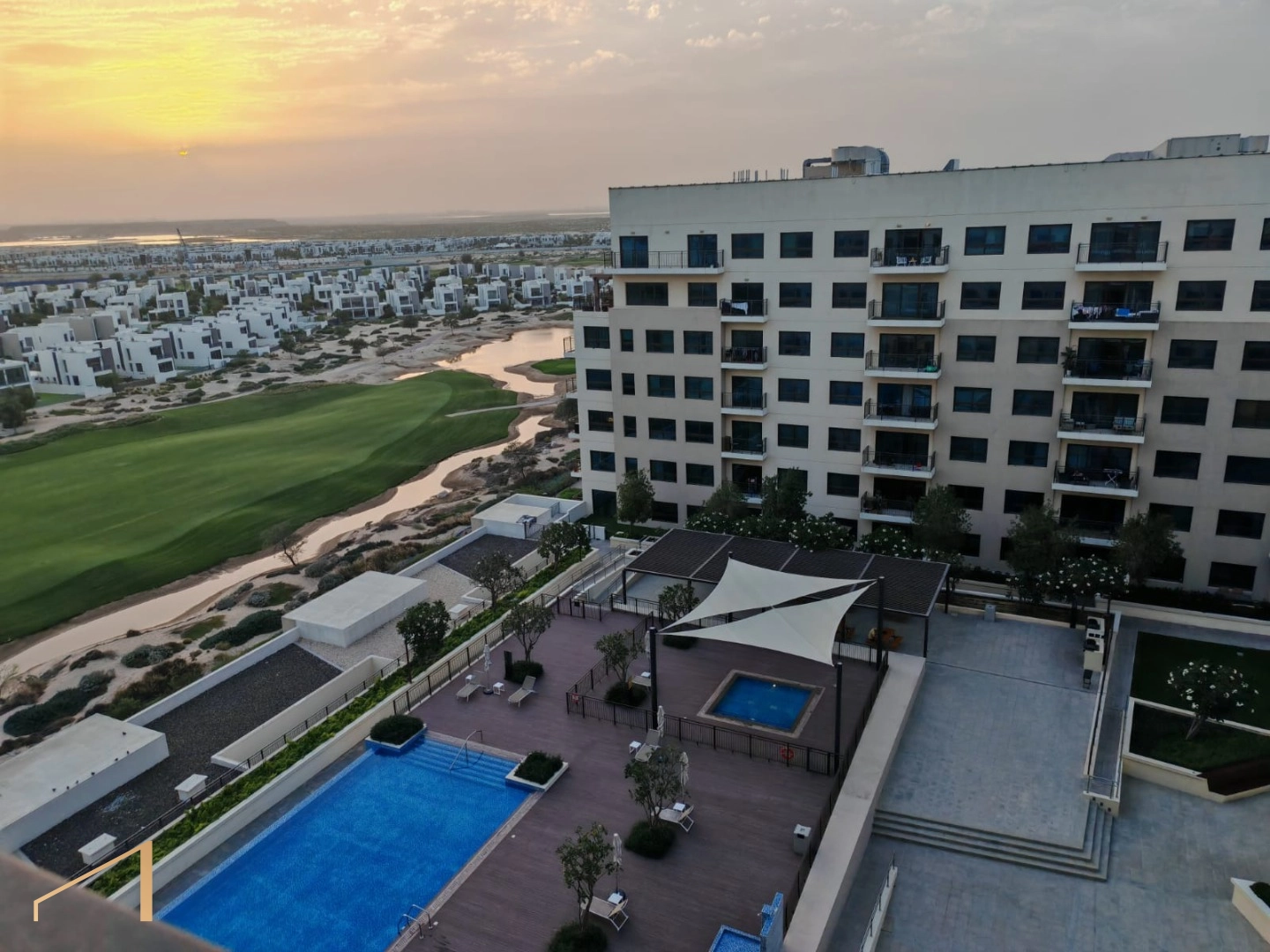 Golf Views B